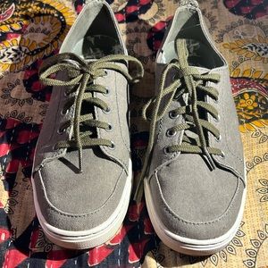 LLBean women's sneakers size 8